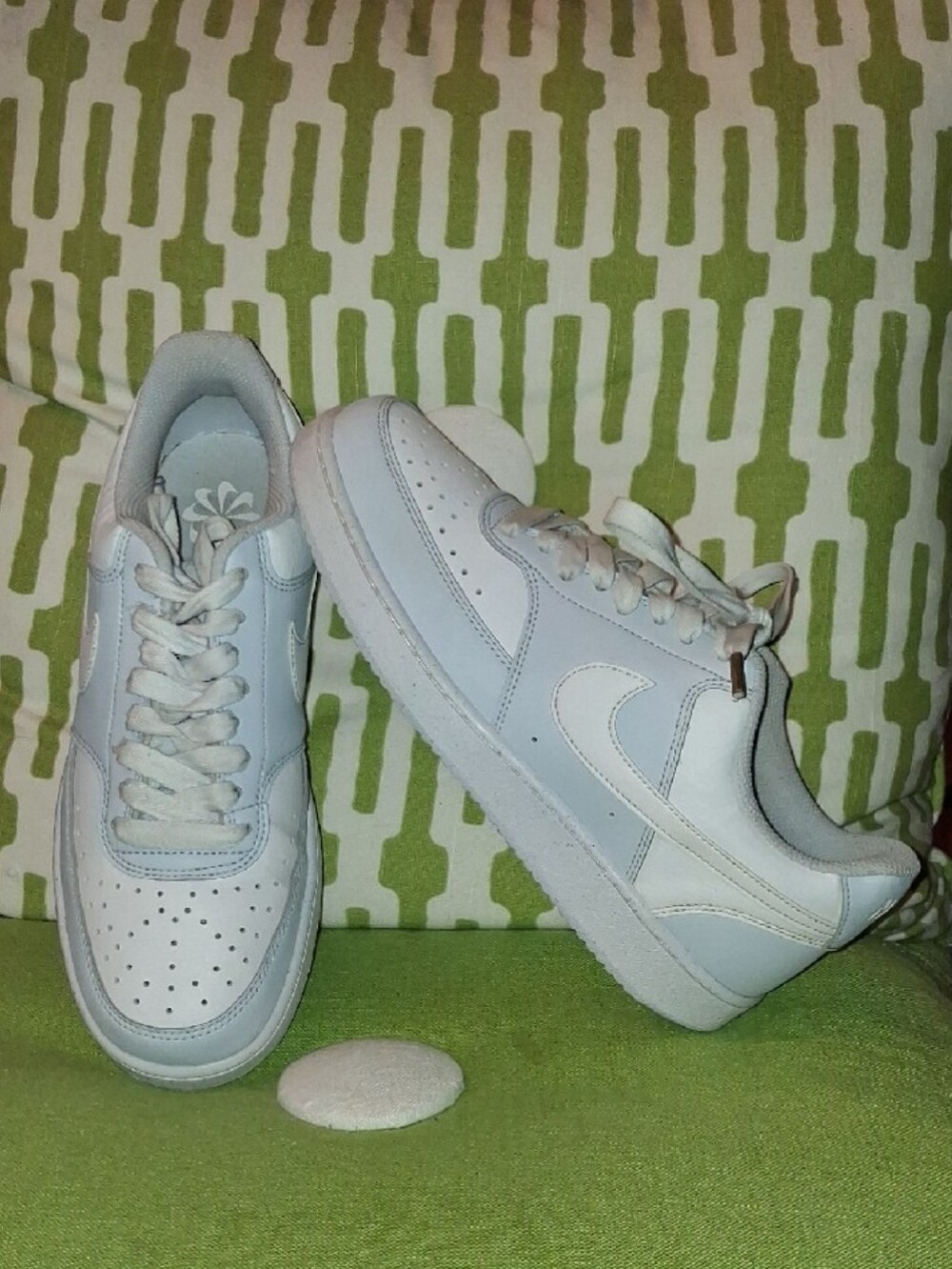 Women's Nike Court Vision Low Top Sneakers Sz 9